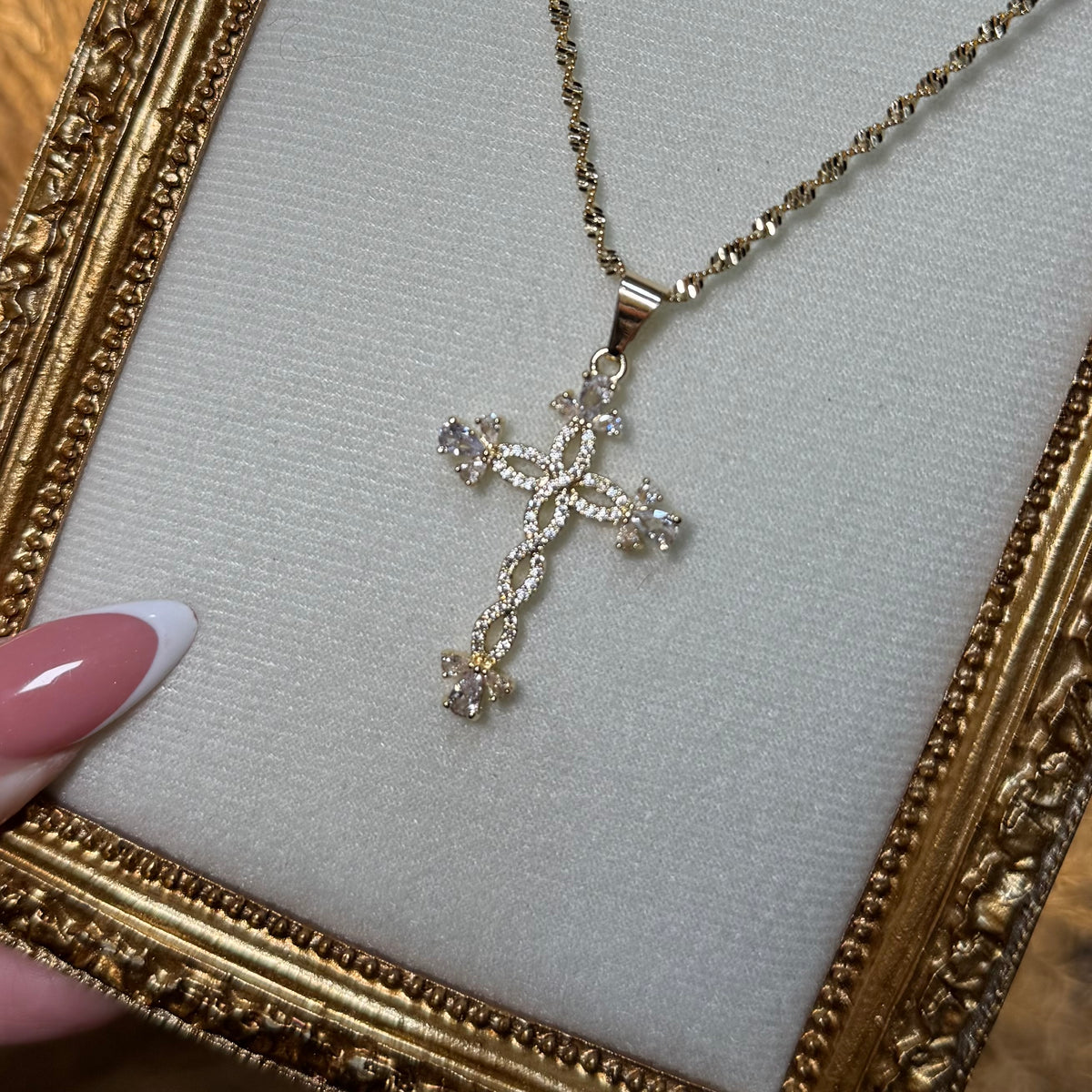 Cross with 20” chain