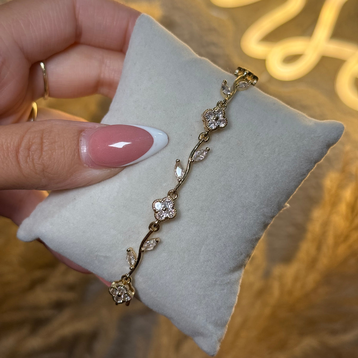 Flower Clover Bracelet 7 1/2”