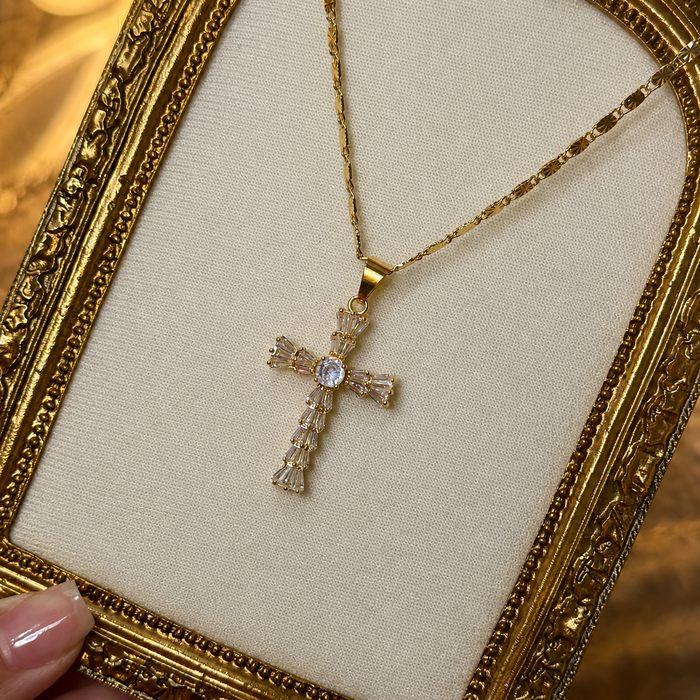 Alma Cross with 20” chain