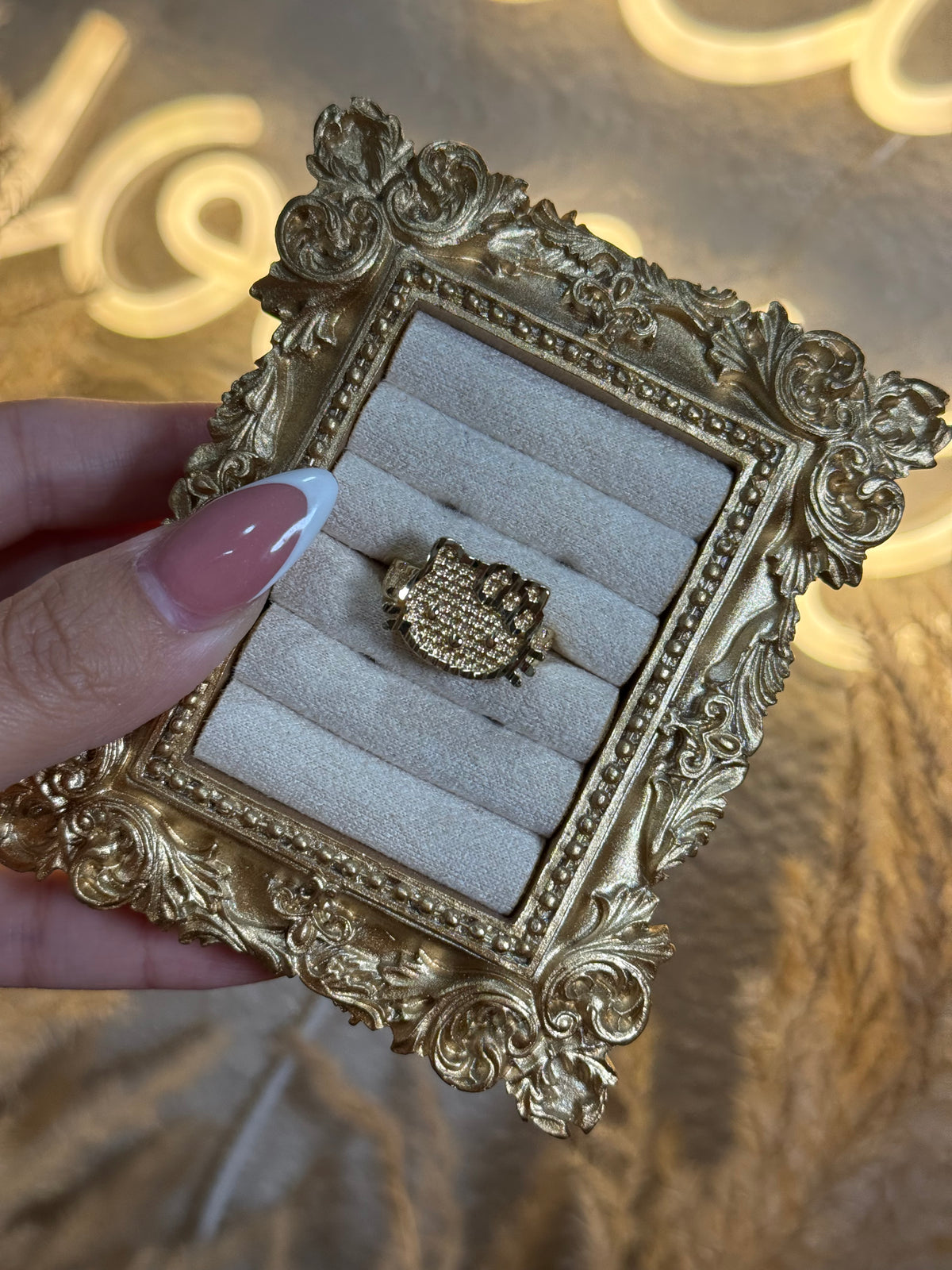 HK Ring