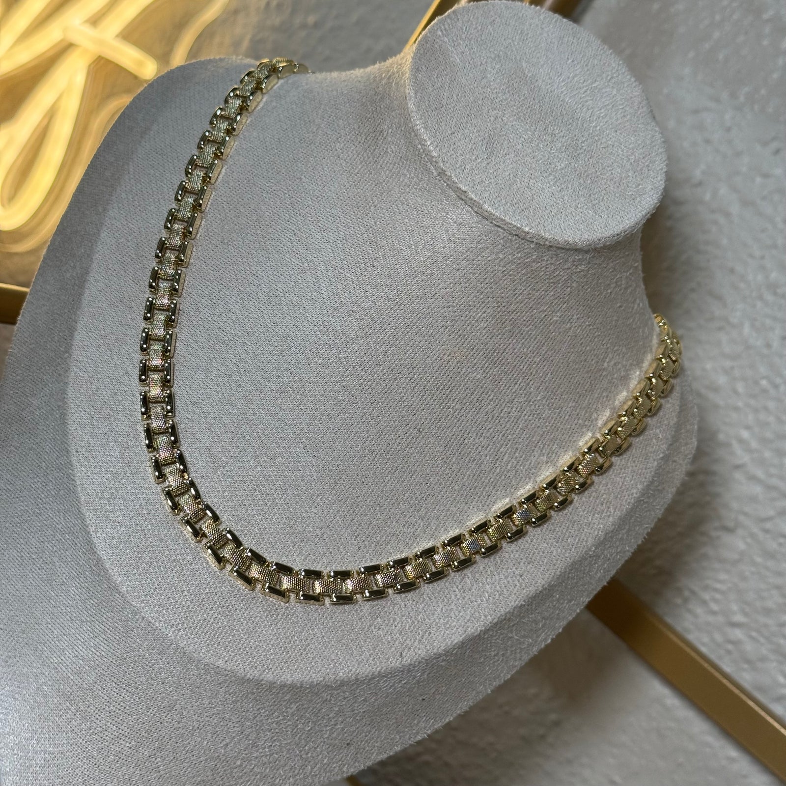Rollie Necklace 18”