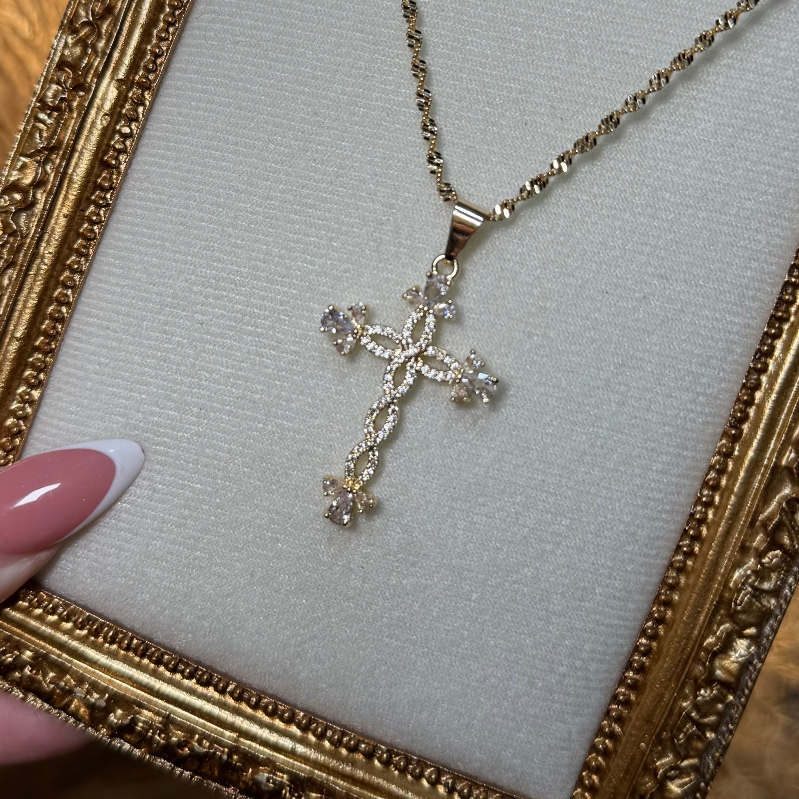 Cross with 20” chain