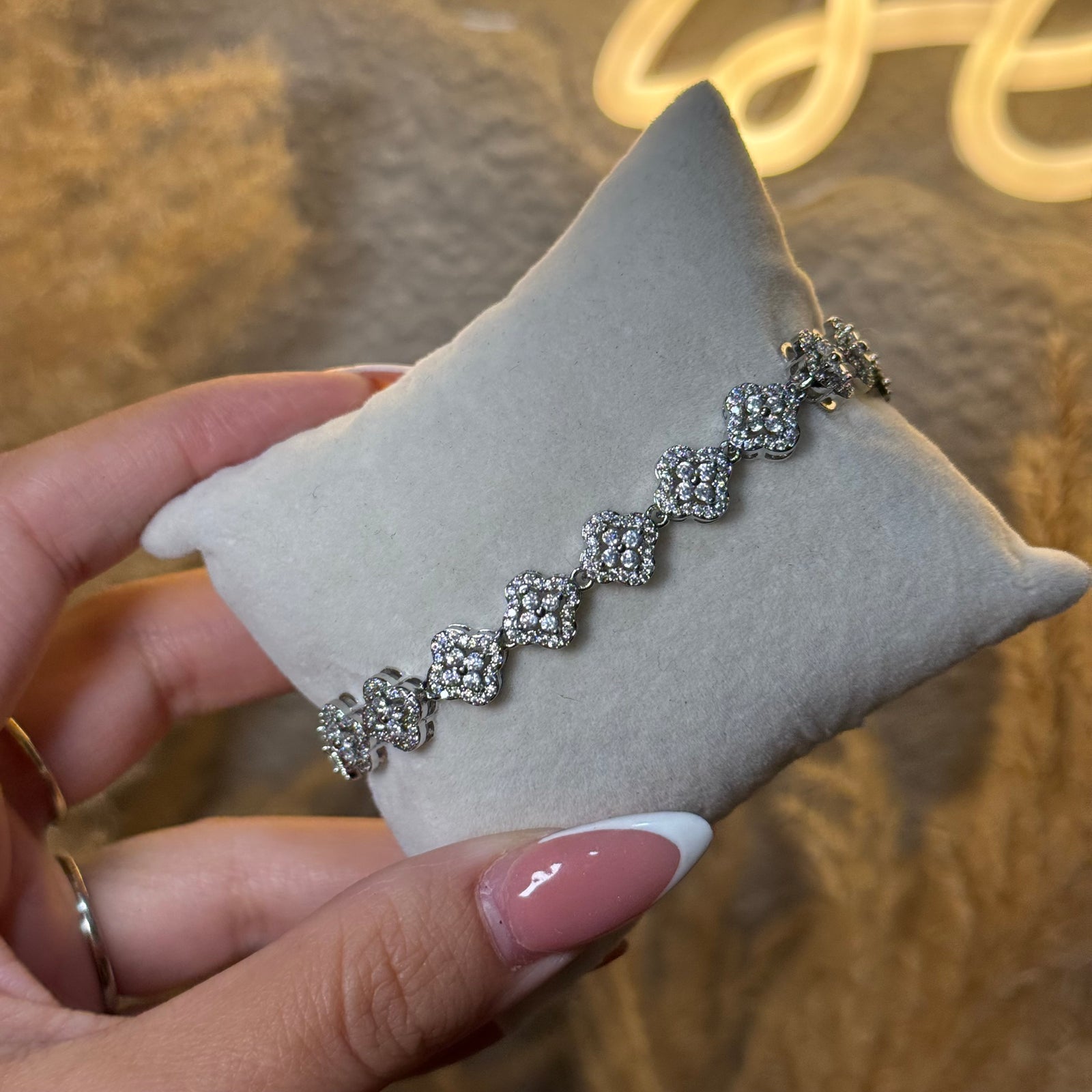 Clover bracelet x extender 6 1/2”-7 1/2”￼