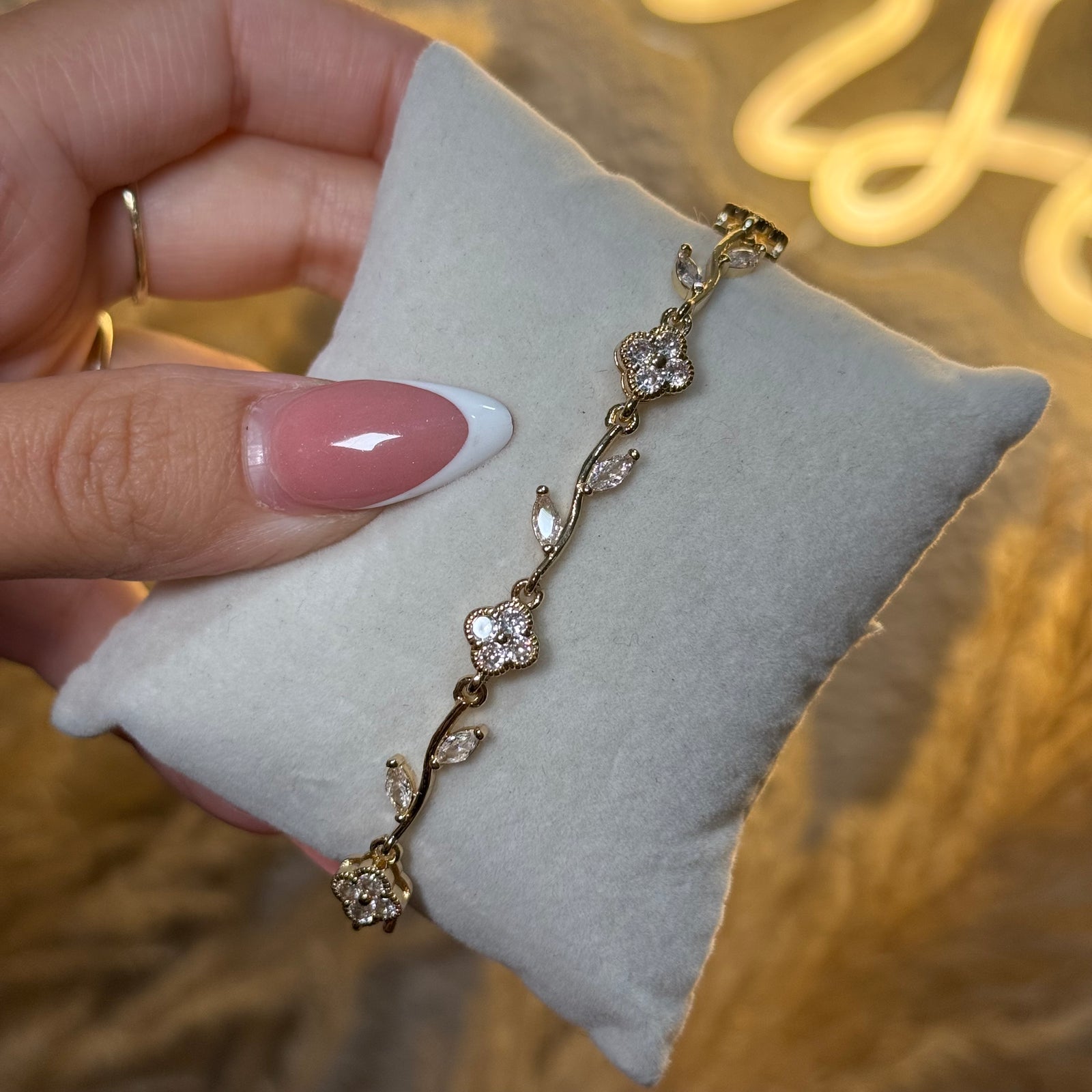 Flower Clover Bracelet 7 1/2”