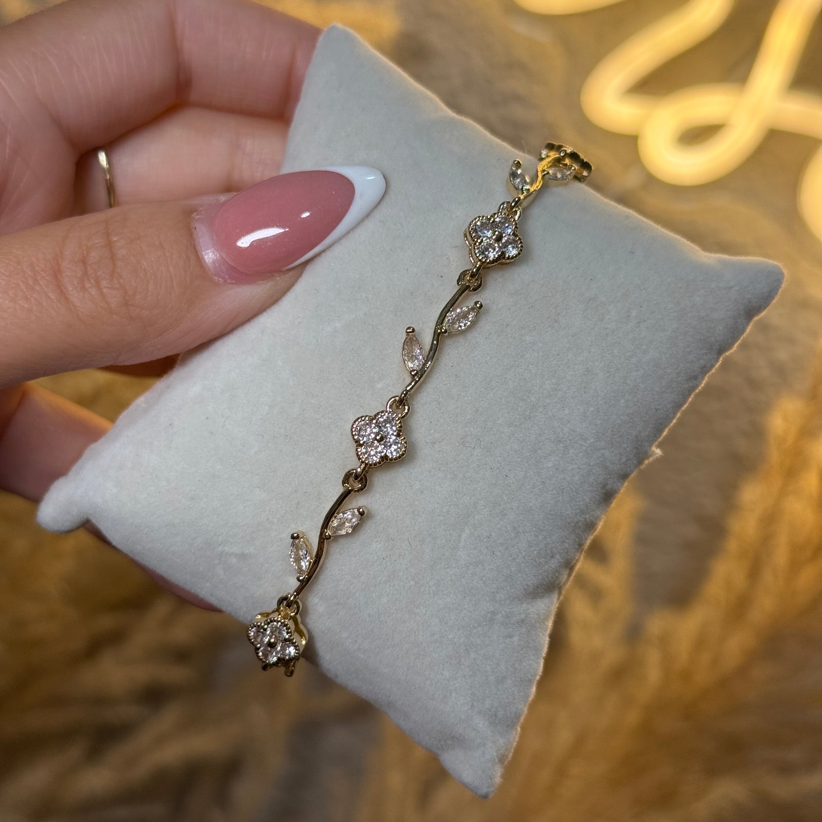 Flower Clover Bracelet 7 1/2”