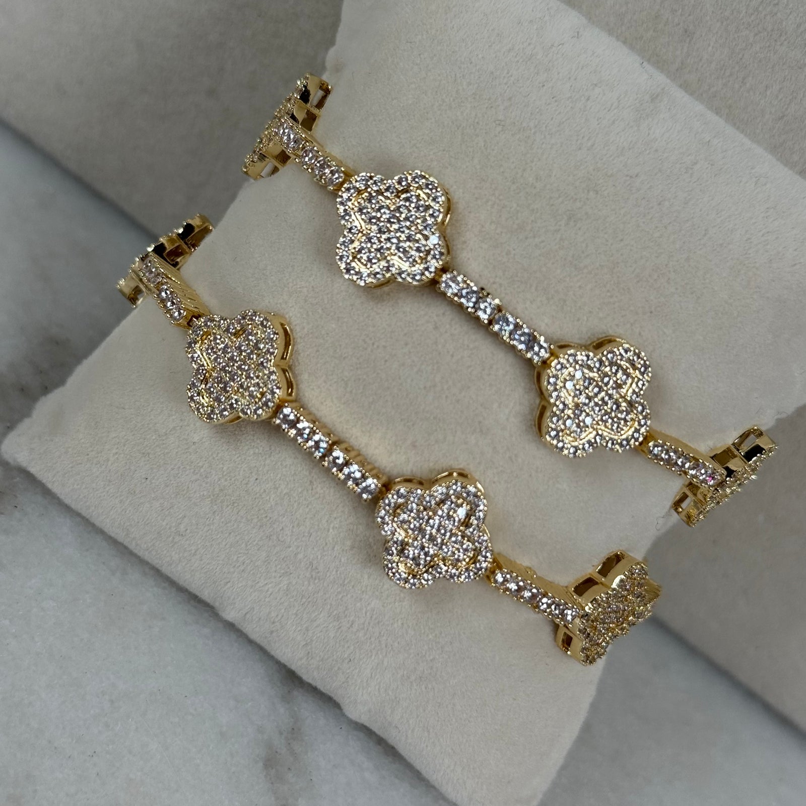 Full Diamond Clover Bracelet